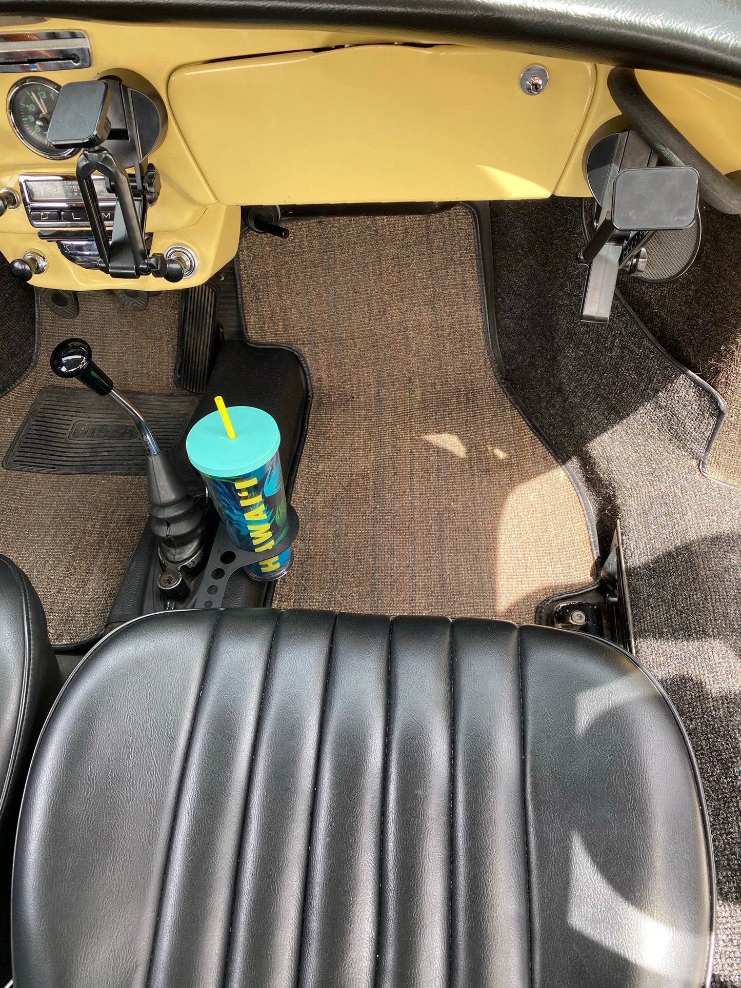 CUP HOLDER SOLUTION
